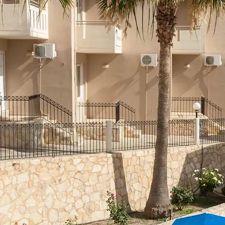 Orion Star Aparthotel 3*
